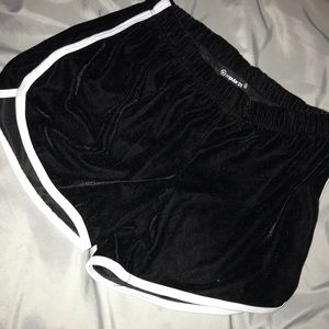 Flattering black shorts, they are so comfortable!